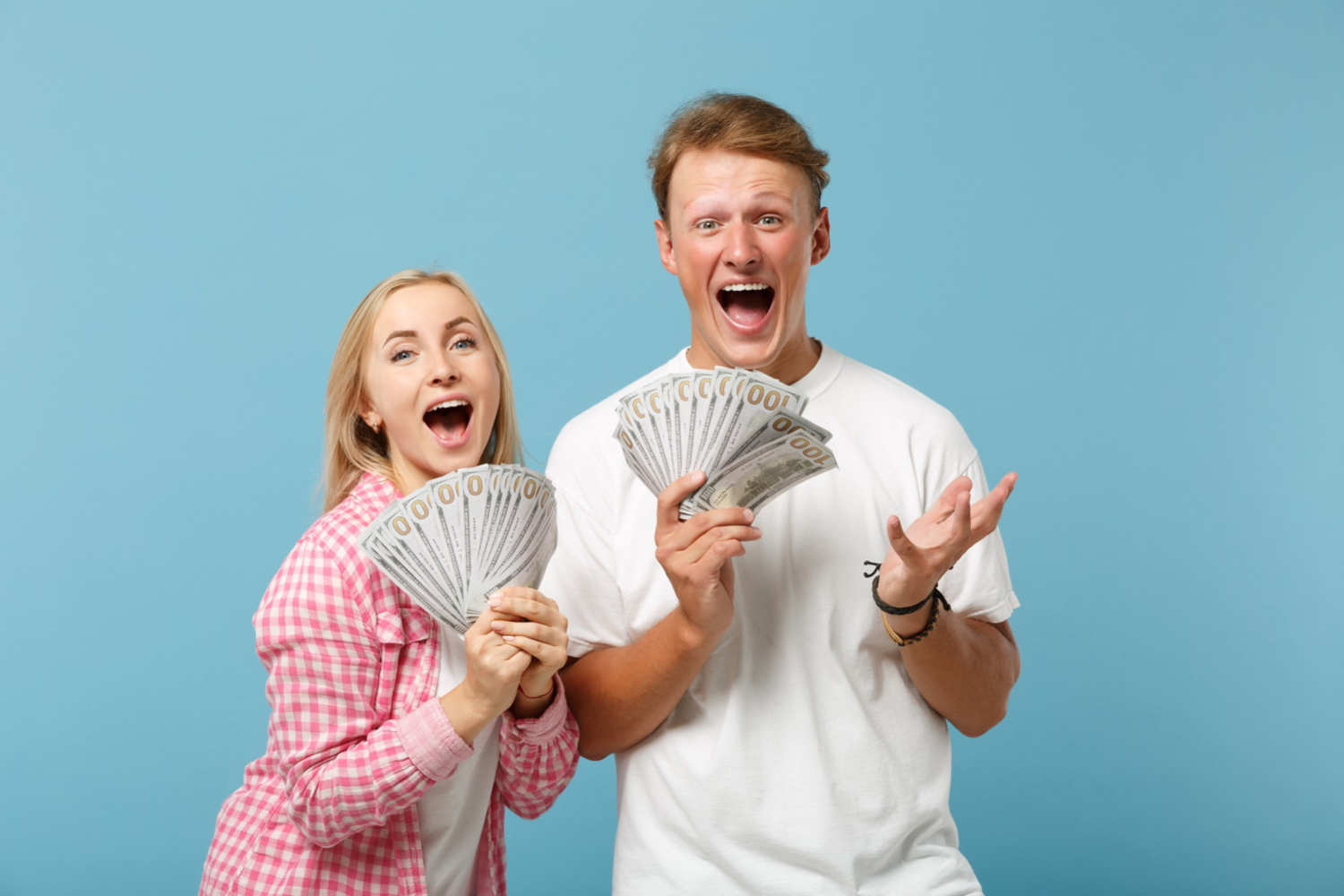 Человек с деньгами. Тренинг про деньги. People for money. Девушка и денежный мешок. Достатки человека.